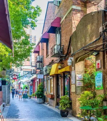 Hidden Gems: Xintiandi and Tianzifang — The Ultimate Guide to Shanghai’s Shikumen Alleys
